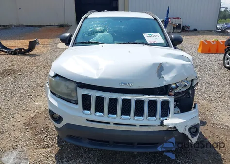 2014 Jeep Compass Sport z USA, uszkodzony, nr VIN 1C4NJCBB6ED747797